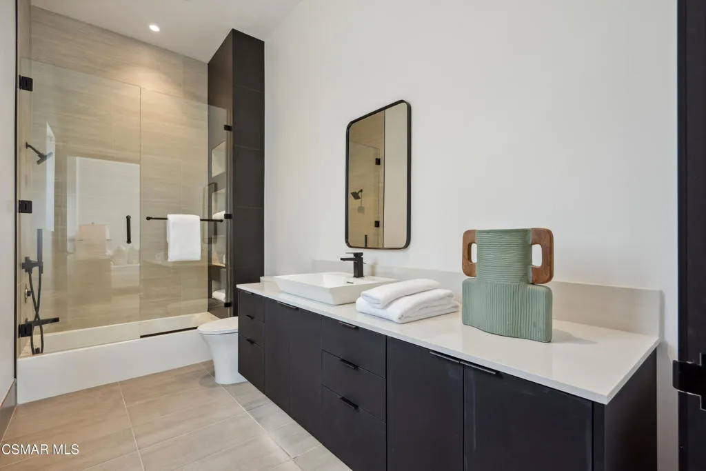 461 Lake Sherwood Drive, Lake Sherwood, California 91361 home-pic-35