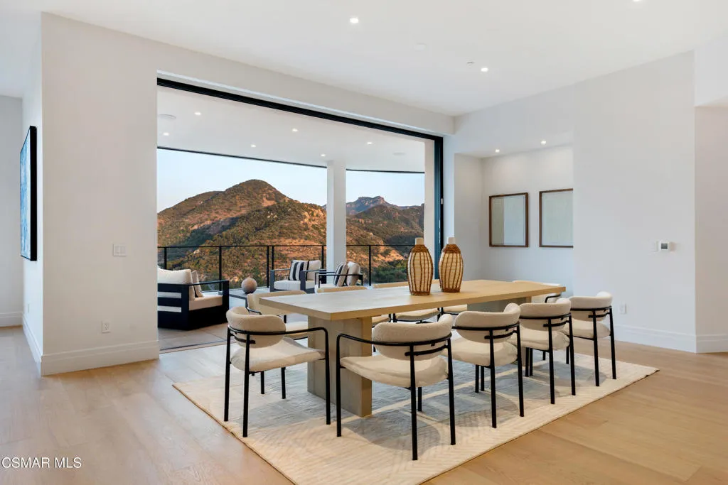 461 Lake Sherwood Drive, Lake Sherwood, California 91361 home-pic-14