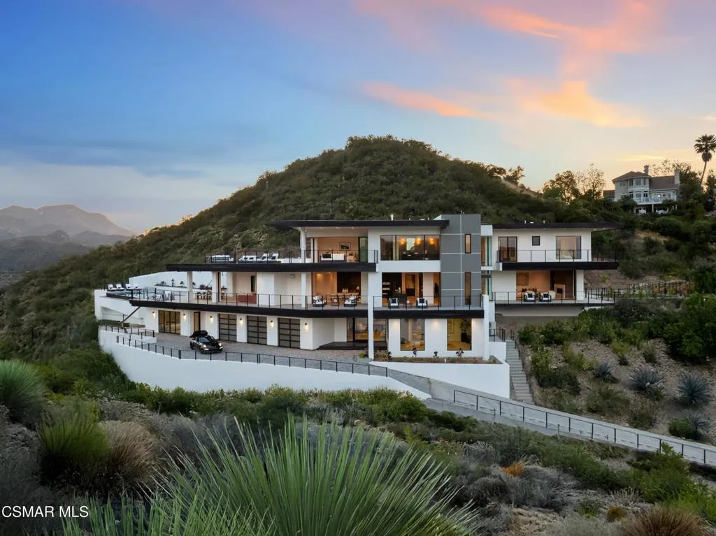 461 Lake Sherwood Drive, Lake Sherwood, California 91361 home-pic-0