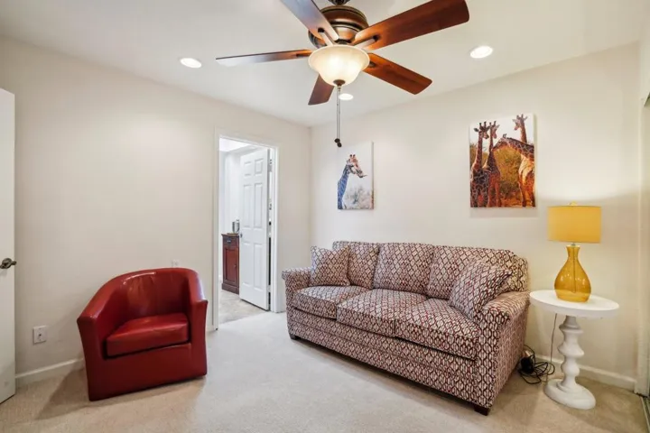 Guest bedroom #1