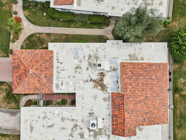 Overhead ariel view of end unit