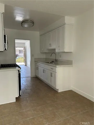 12532 Cranbrook Avenue, Hawthorne, California 90250