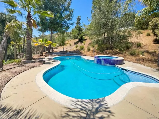 10334 Hitching Post Way, Santee, California 92071