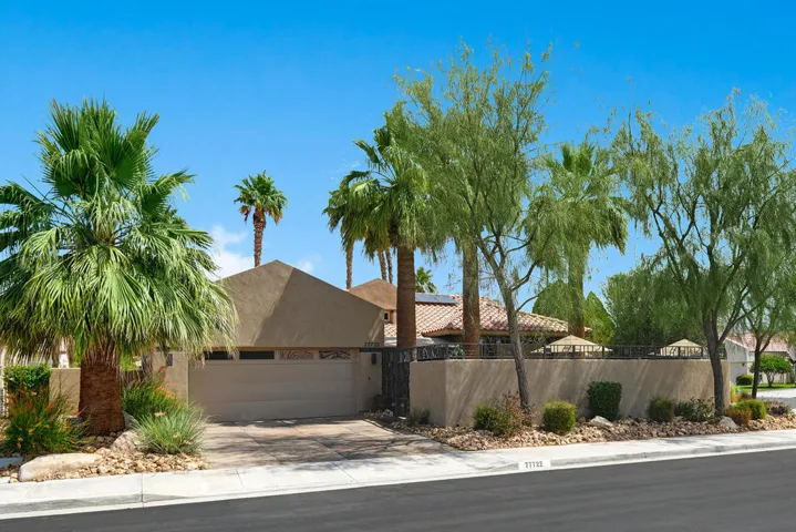 FRONT OF HOME.jpg mls