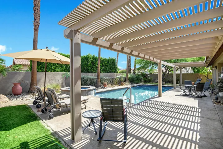 COVERED PATIO.jpg mls