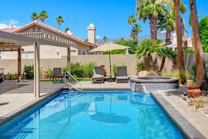 POOL TIGHT TO MOUNTAIN VIEWS.jpg mls