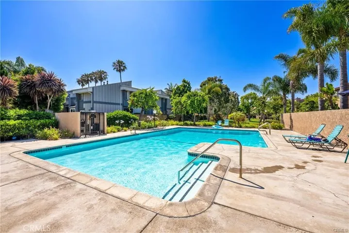16879 Bluewater Lane 25, Huntington Beach, California 92649