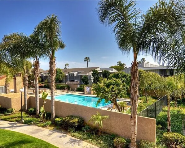 16879 Bluewater Lane 25, Huntington Beach, California 92649