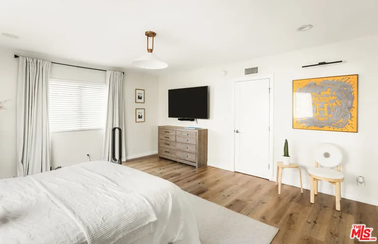 151 S Rexford Drive, Beverly Hills, California 90212