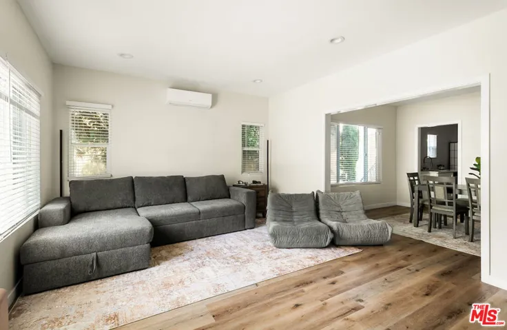 151 S Rexford Drive, Beverly Hills, California 90212