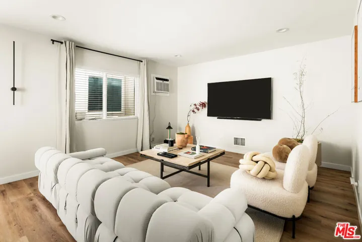151 S Rexford Drive, Beverly Hills, California 90212
