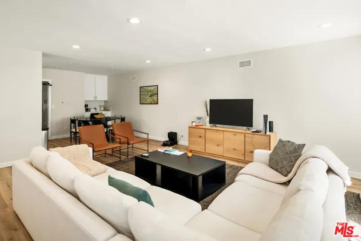 151 S Rexford Drive, Beverly Hills, California 90212