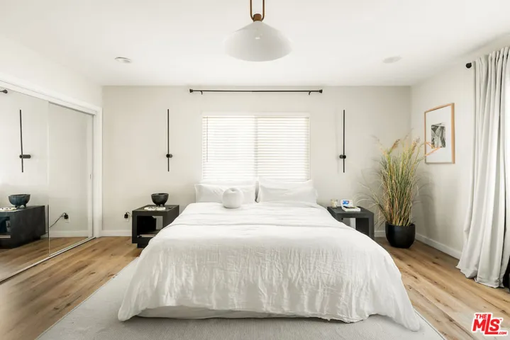 151 S Rexford Drive, Beverly Hills, California 90212