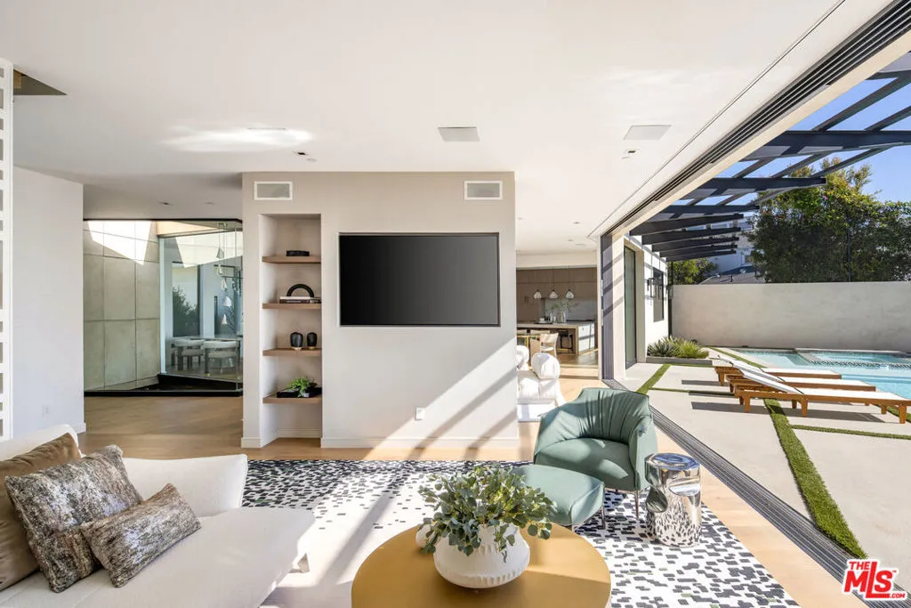 816 Glenmere Way, Los Angeles, California 90049 home-pic-7