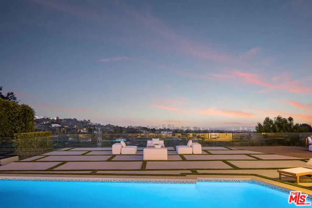 816 Glenmere Way, Los Angeles, California 90049 home-pic-18