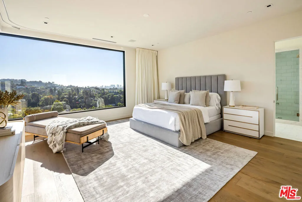 816 Glenmere Way, Los Angeles, California 90049 home-pic-12