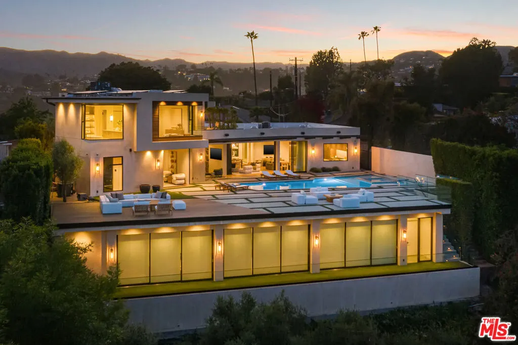 816 Glenmere Way, Los Angeles, California 90049 home-pic-19