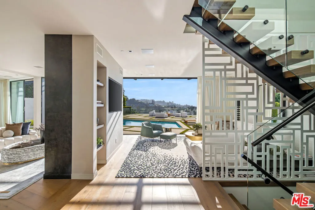 816 Glenmere Way, Los Angeles, California 90049 home-pic-2