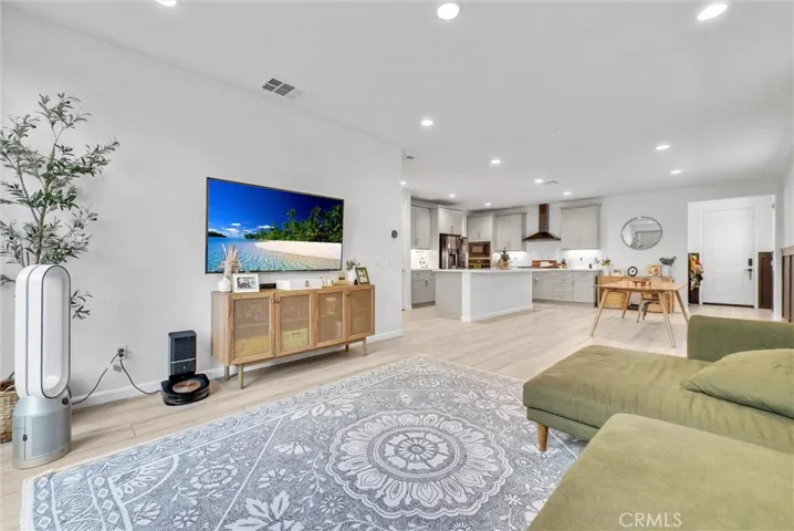 5321 Prato Lane, Fontana, California 92336