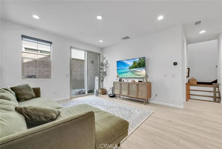 5321 Prato Lane, Fontana, California 92336
