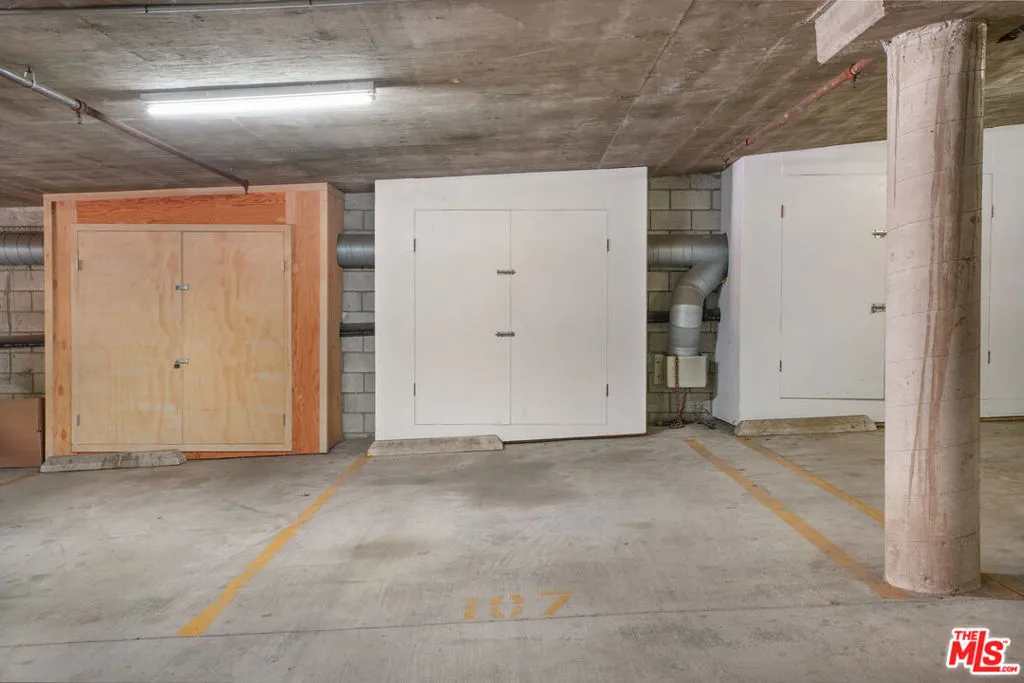 11636 Montana Avenue 107, Los Angeles, California 90049 home-pic-35