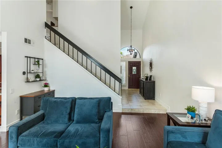 Discreet stairs to the bedrooms