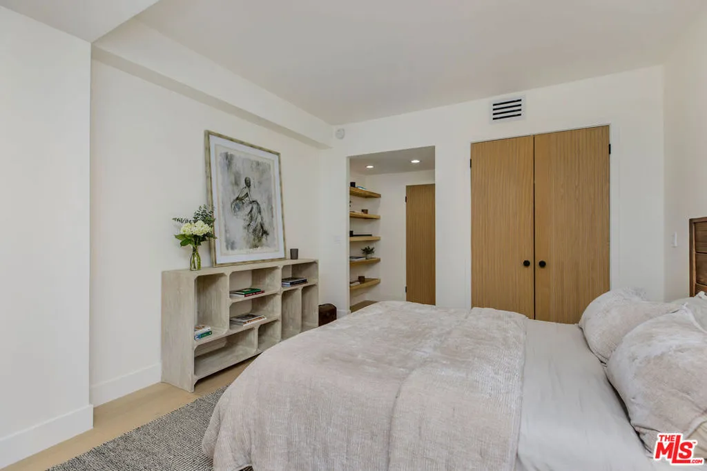 818 N Doheny Drive 205, West Hollywood, California 90069 home-pic-20