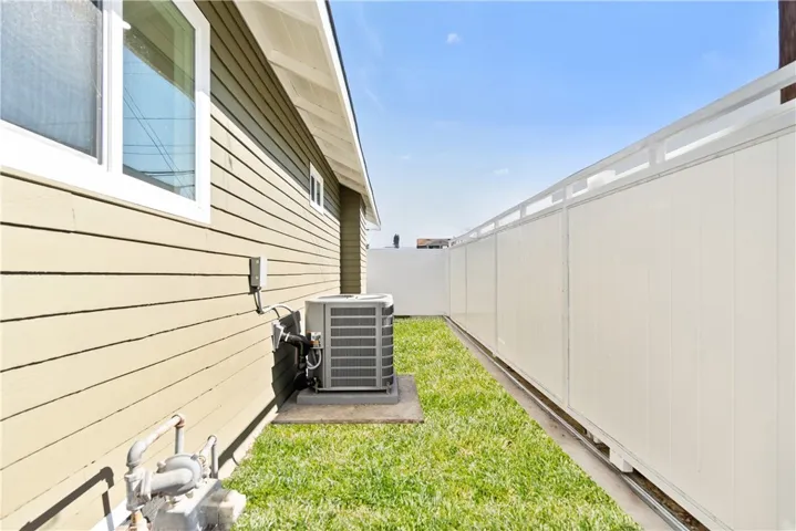 1027 E 10th St, Long Beach, California 90813