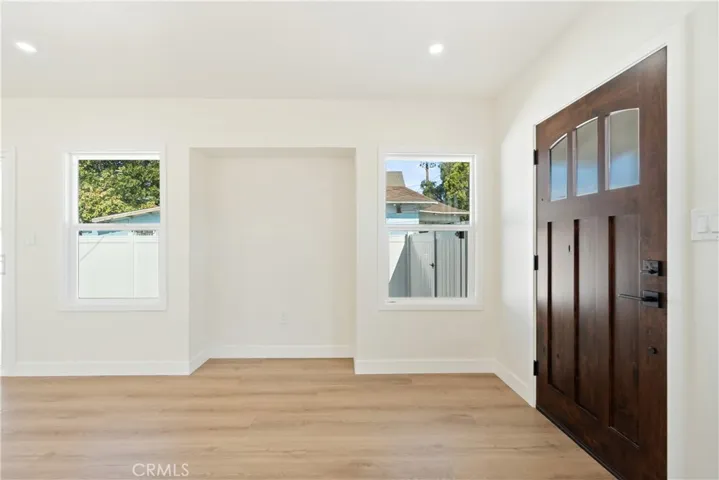 1027 E 10th St, Long Beach, California 90813