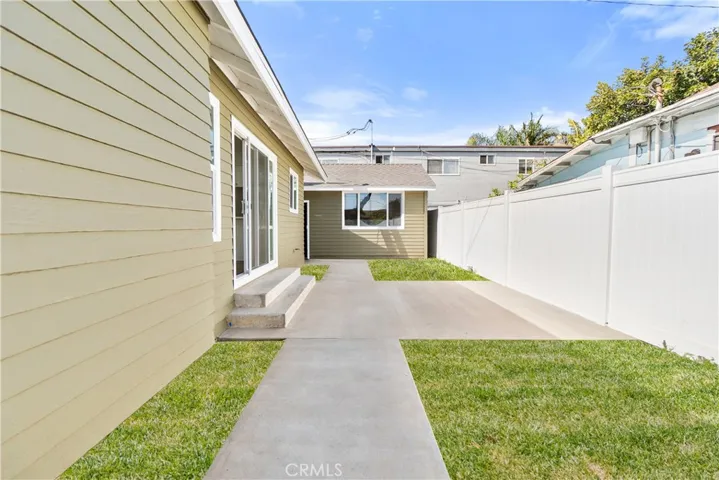 1027 E 10th St, Long Beach, California 90813