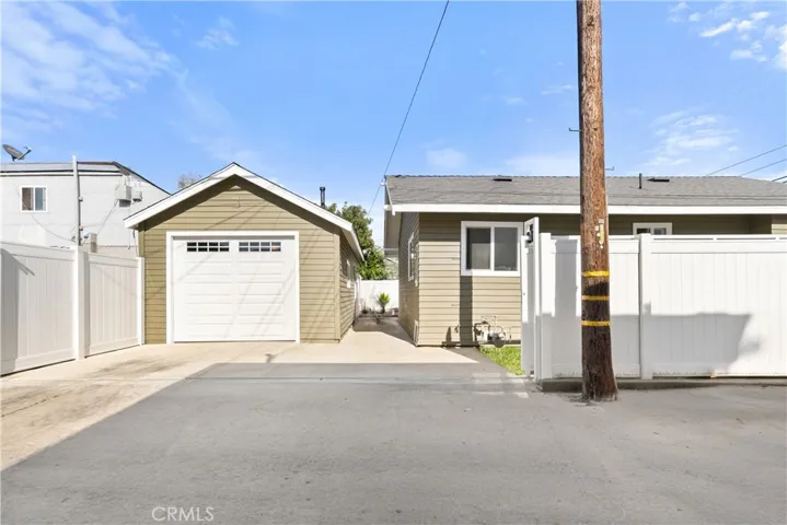 1027 E 10th St, Long Beach, California 90813