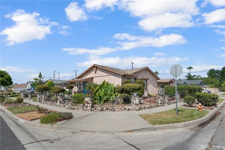 7860 La Fiesta Drive, Buena Park, California 90620