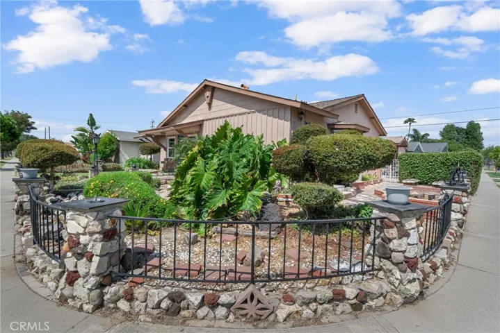 7860 La Fiesta Drive, Buena Park, California 90620
