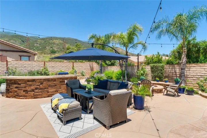 4765 Falconview Court, Fontana, California 92336