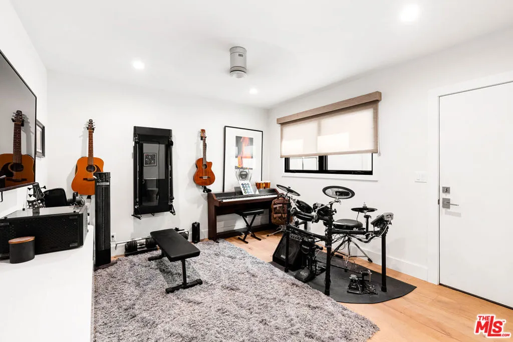 4961 Noeline Avenue, Encino, California 91436 home-pic-52