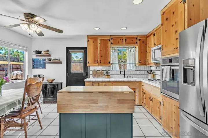 9066 Kay Jay Ln, Lakeside, California 92040