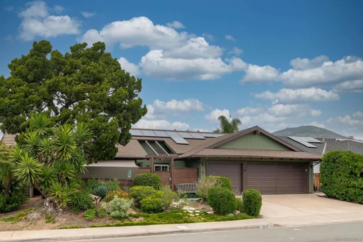 7919 Forrestal Rd, San Diego, California 92120