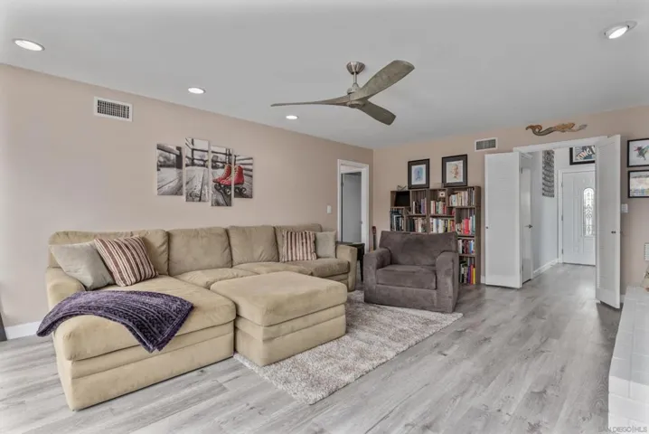 7919 Forrestal Rd, San Diego, California 92120