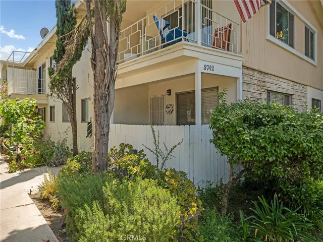 5742 Hazeltine Avenue, Van Nuys, California 91401