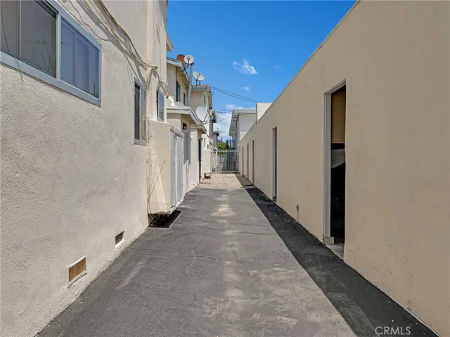5742 Hazeltine Avenue, Van Nuys, California 91401