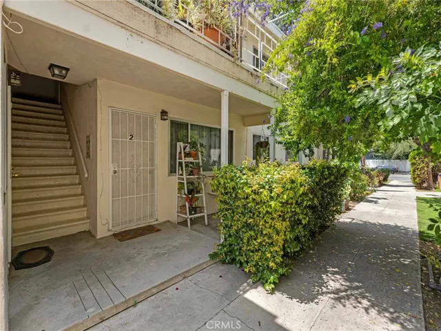 5742 Hazeltine Avenue, Van Nuys, California 91401