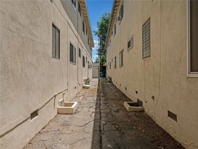 5742 Hazeltine Avenue, Van Nuys, California 91401