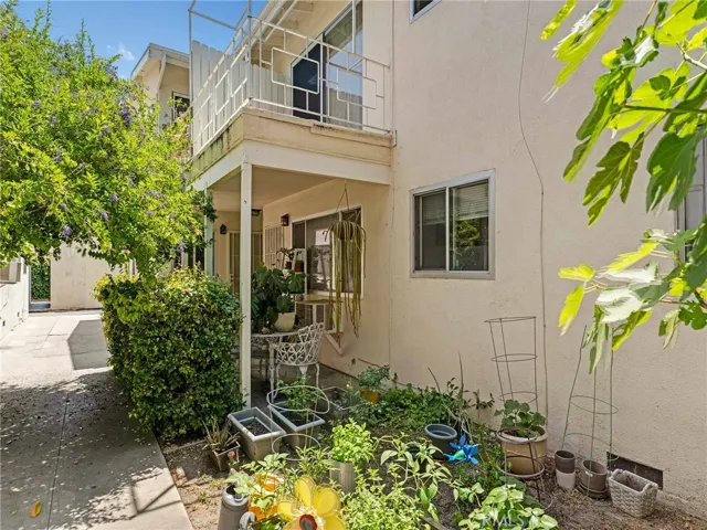 5742 Hazeltine Avenue, Van Nuys, California 91401