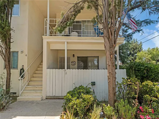 5742 Hazeltine Avenue, Van Nuys, California 91401