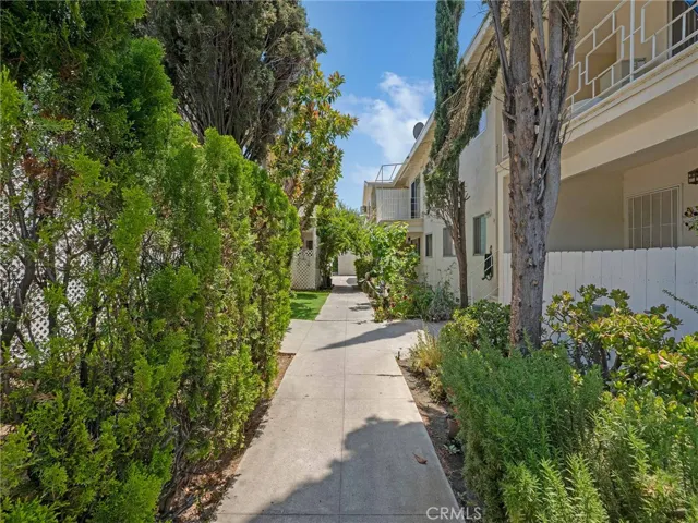 5742 Hazeltine Avenue, Van Nuys, California 91401