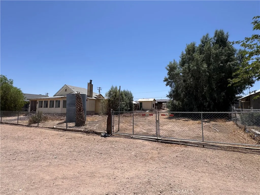 35587 National Trails, Daggett, California 92327 home-pic-1
