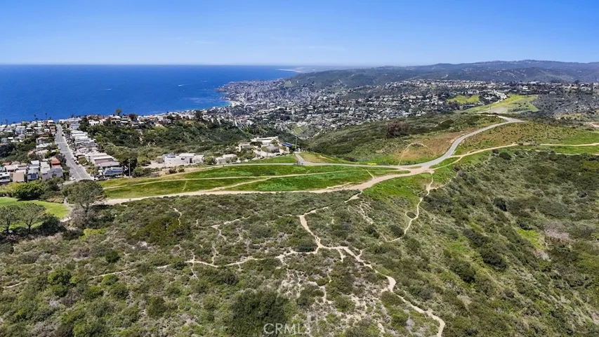 883 Katella Street, Laguna Beach, California 92651