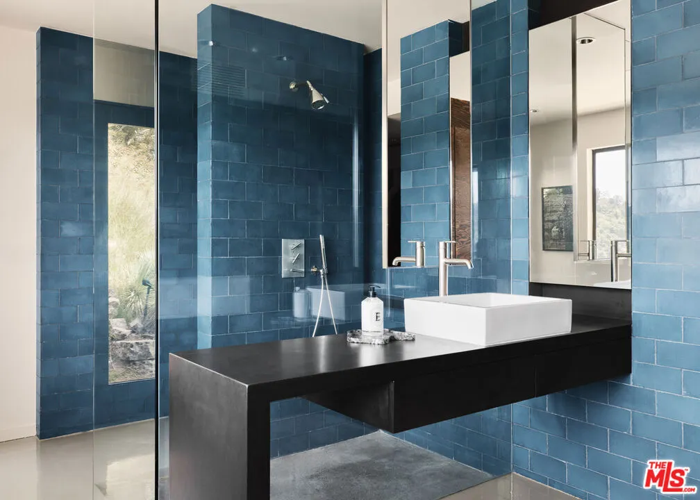 8715 Skyline Drive, Los Angeles, California 90046 home-pic-24