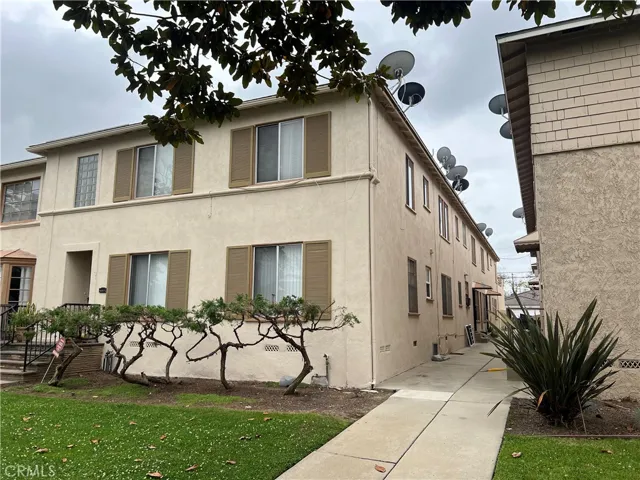 1110 E Carson Street, Long Beach, California 90807