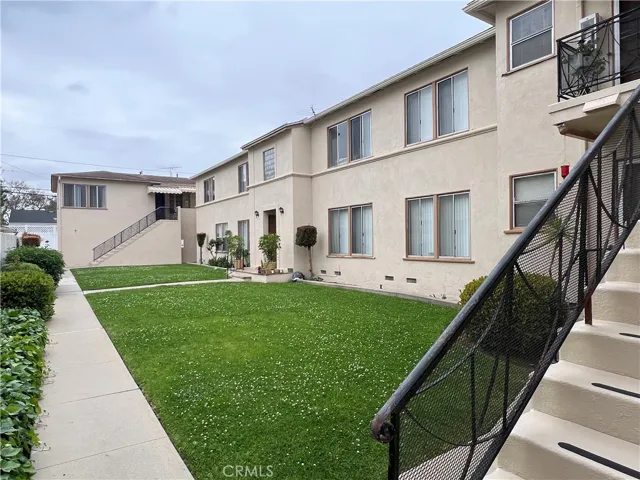 1110 E Carson Street, Long Beach, California 90807